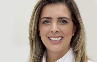 Dra. Mariana Martins de Mello